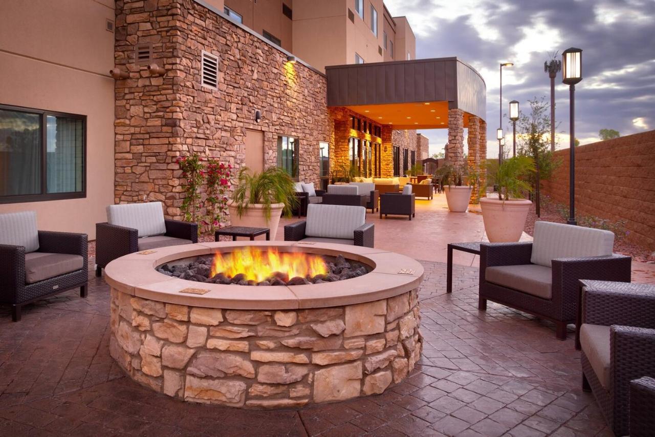Courtyard By Marriott Phoenix Mesa Gateway Airport Exterior foto