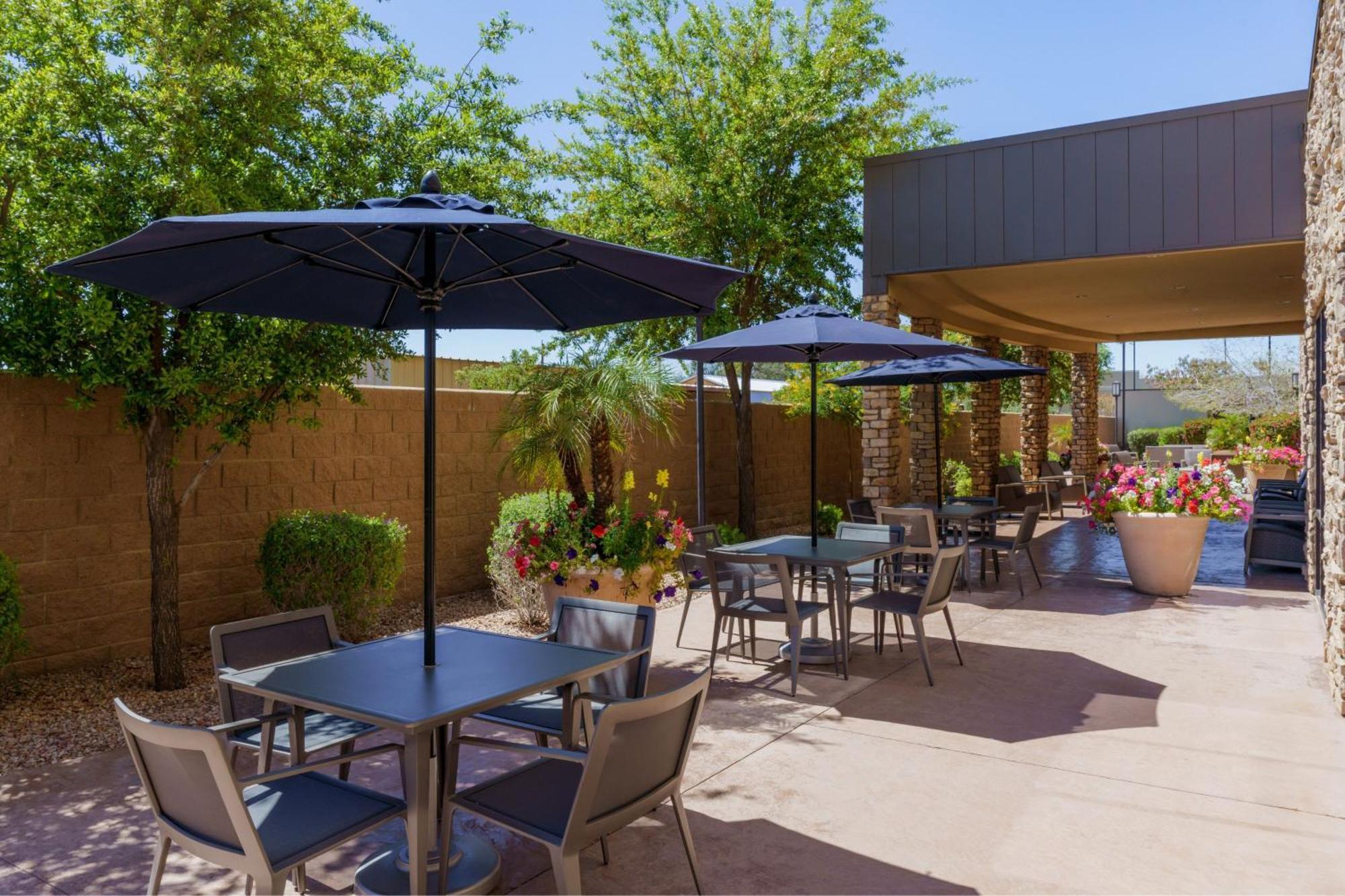 Courtyard By Marriott Phoenix Mesa Gateway Airport Exterior foto