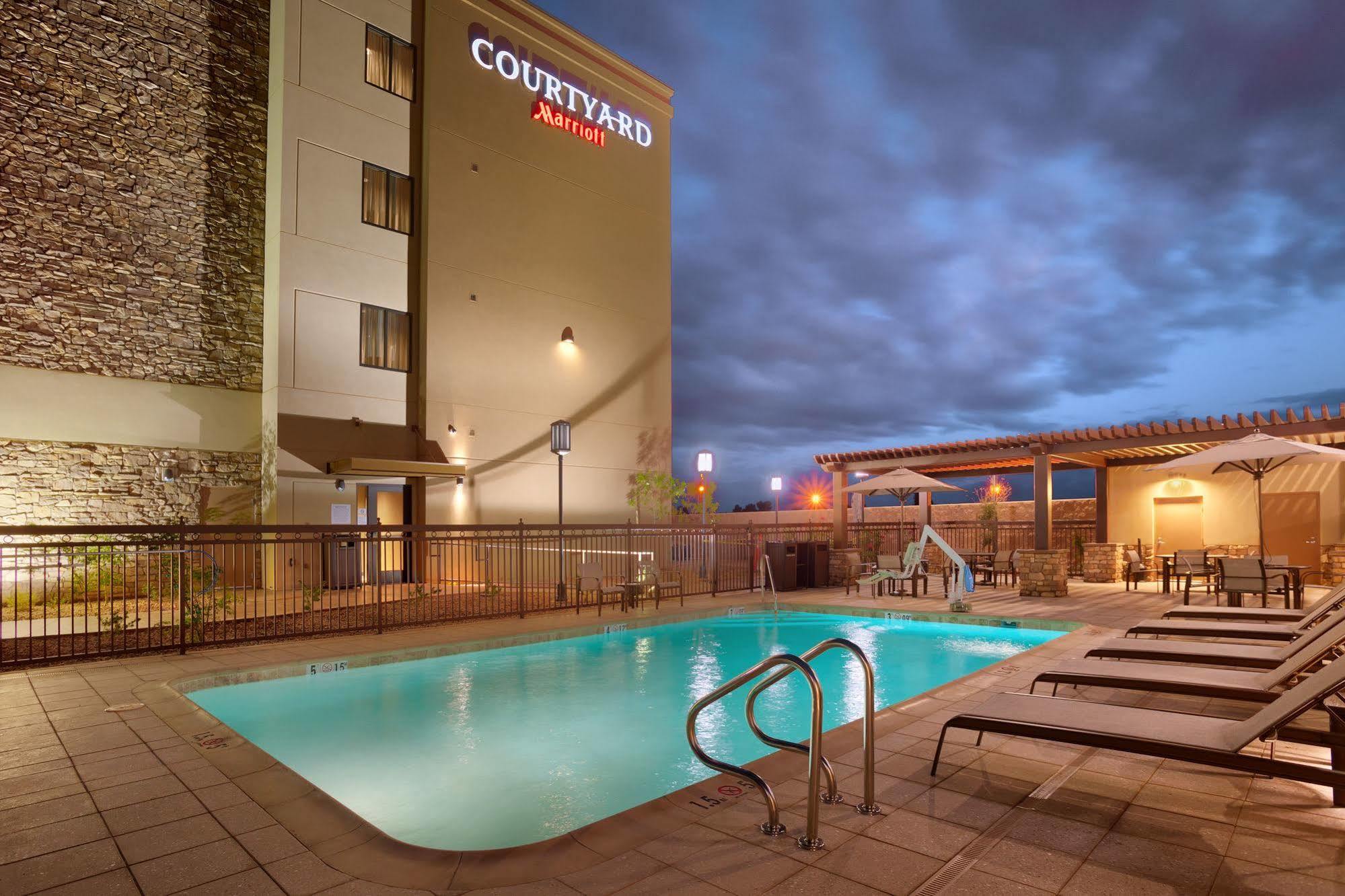 Courtyard By Marriott Phoenix Mesa Gateway Airport Exterior foto