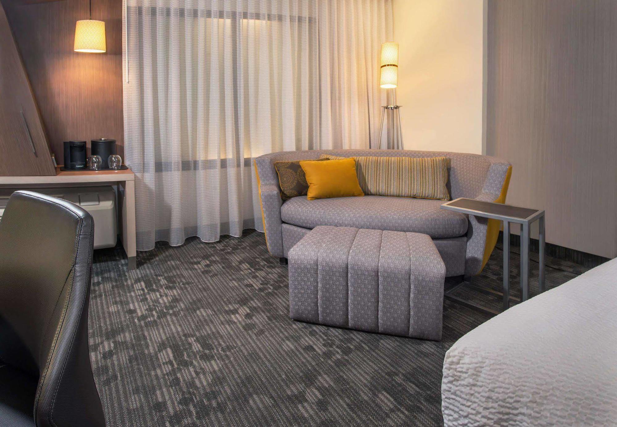 Courtyard By Marriott Phoenix Mesa Gateway Airport Exterior foto